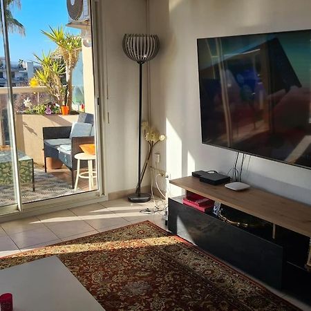 Appartement Vue Mer Sur Les Hauteurs De Nizza Kültér fotó