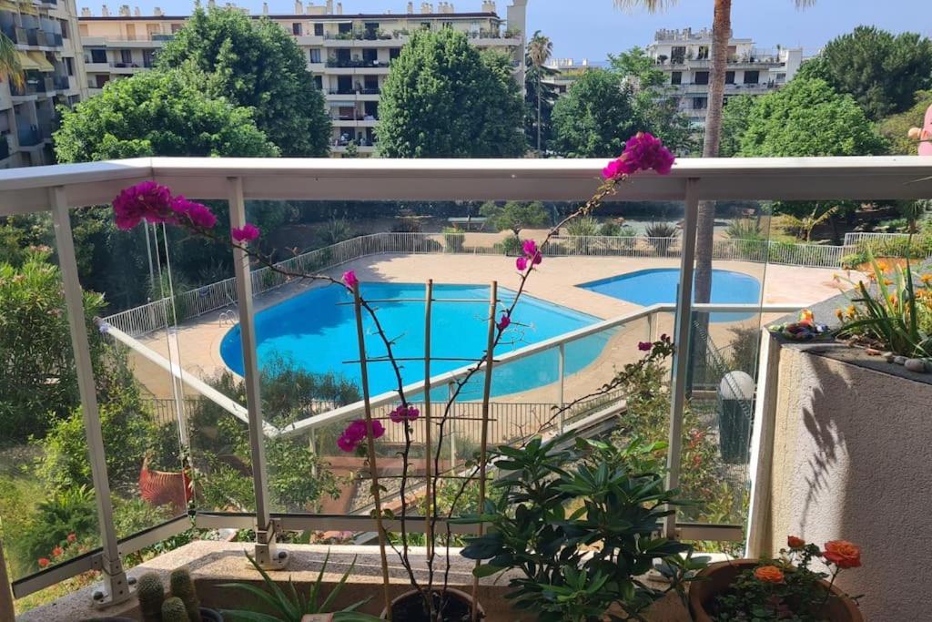 Appartement Vue Mer Sur Les Hauteurs De Nizza Kültér fotó