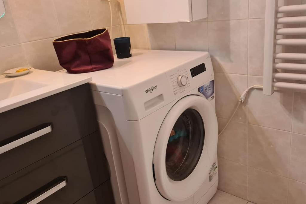 Appartement Vue Mer Sur Les Hauteurs De Nizza Kültér fotó
